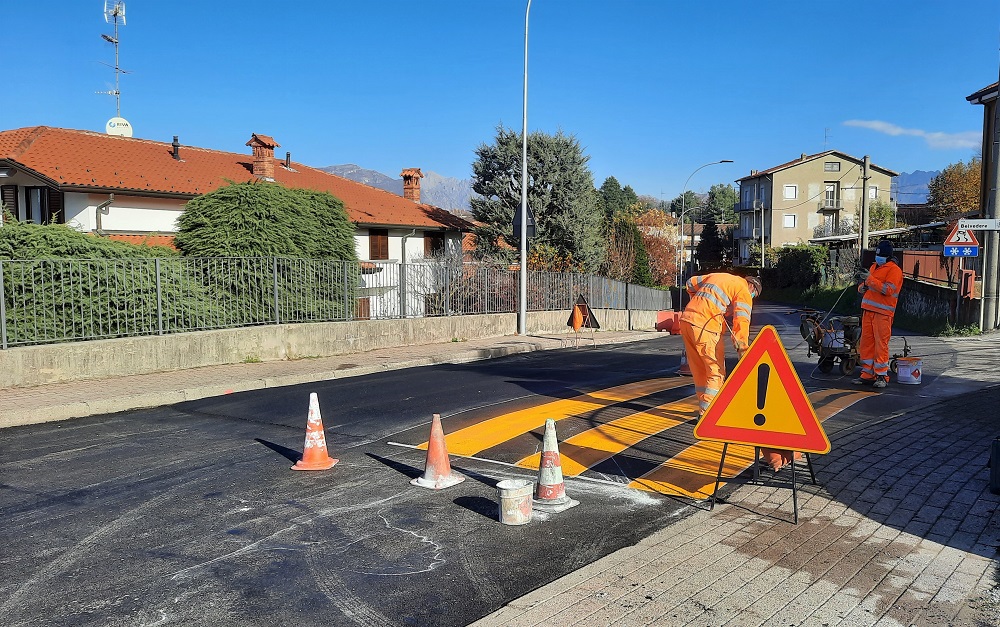 Bulciago: terminate le asfaltature in via Papa Giovanni FOTO