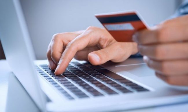 Truffe via Instagram, ingannati 2400 utenti di cui 1600 minori: cinque arresti VIDEO