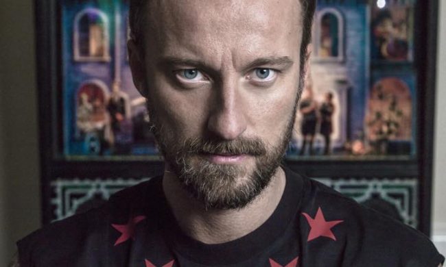 Facchinetti denuncia le code in aeroporto: “All’estero un’app per il Covid, in Italia ammassati a fare fogli”