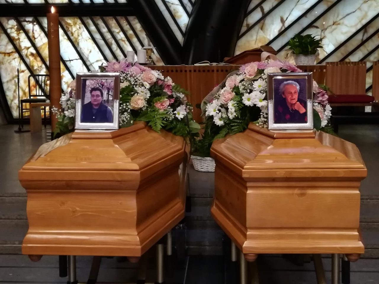 Mamma e figlia morte a poche ore di distanza insieme anche nei funerali FOTO