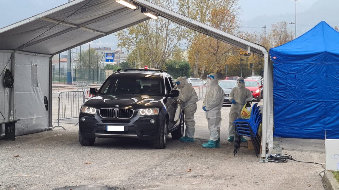 Drive through al Bione, al via stamattina: primi utenti in coda FOTO E VIDEO