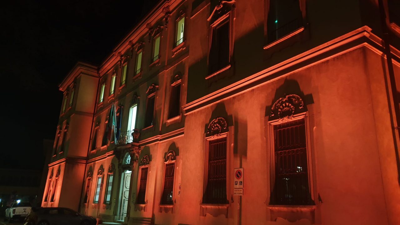 Violenza alle donne, il Soroptimist Club colora Merate di arancione