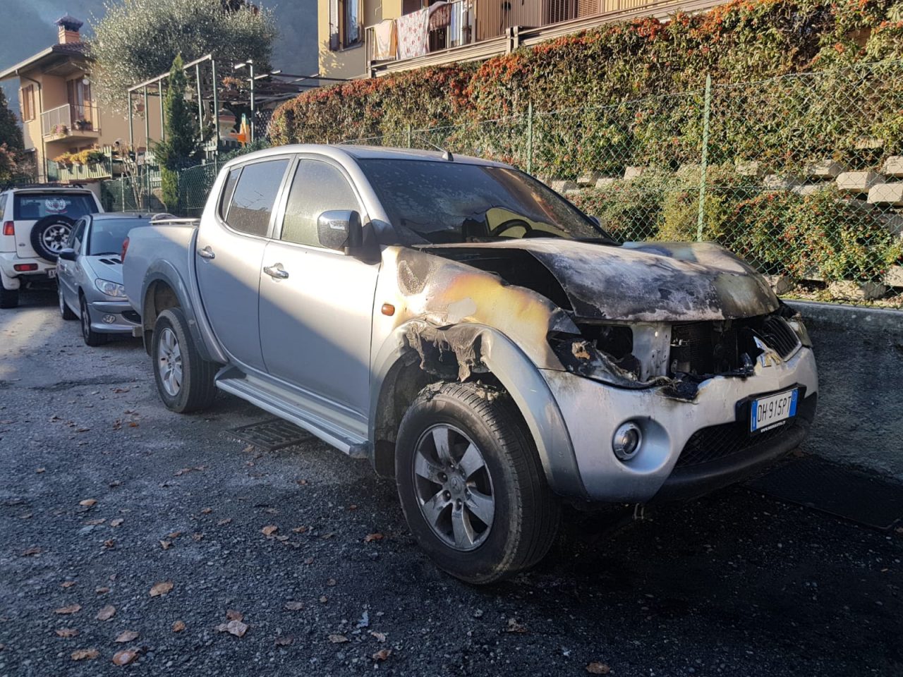 Il sindaco di Airuno dopo l’ennesimo rogo: “Sono notti che non dormo, siamo vicini alle famiglie colpite”