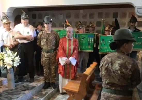 Panettone degli alpini per sostenere le iniziative anti Covid e la ristrutturazione della chiesetta del Battaglione Morbegno