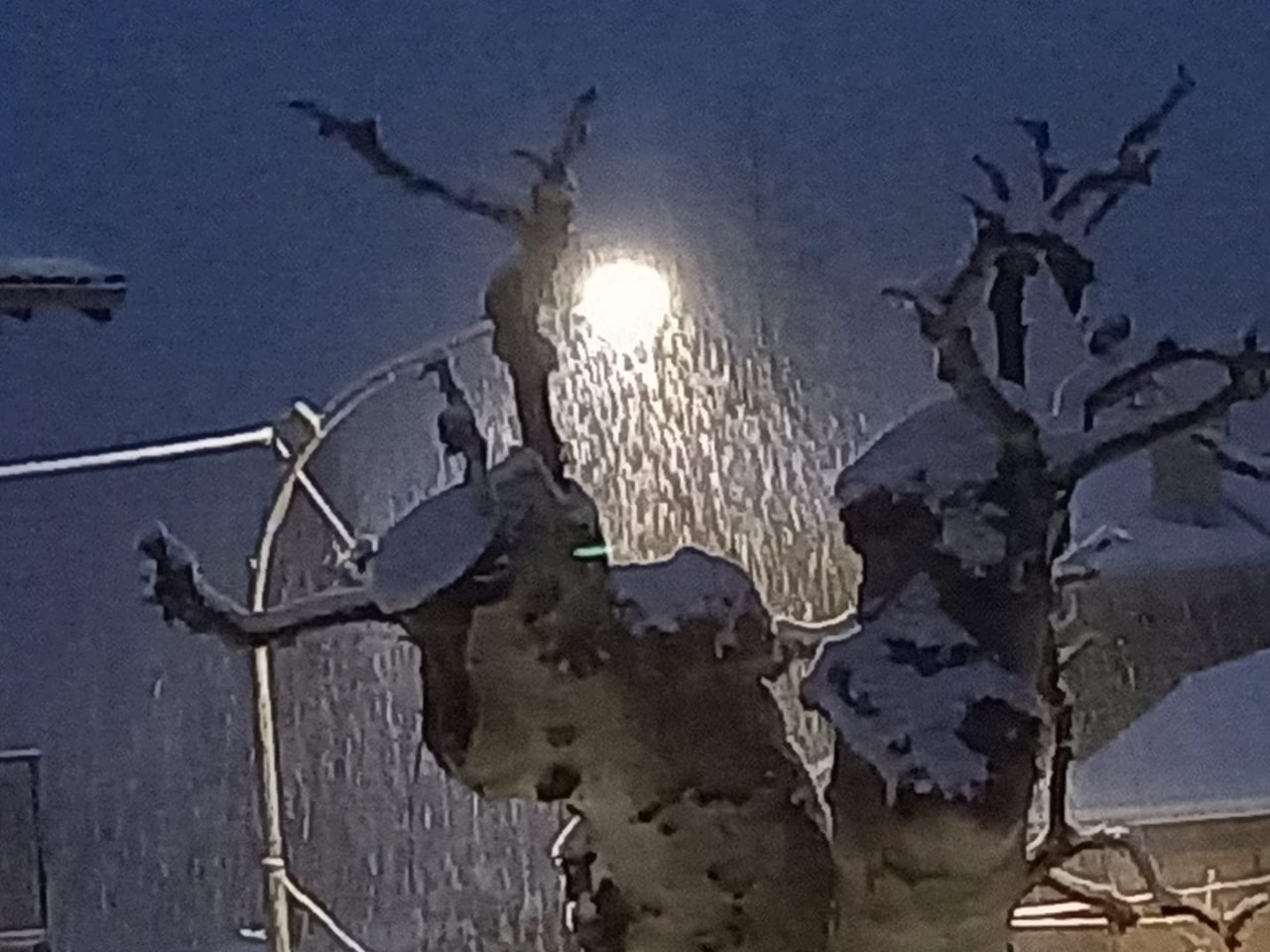 Preallarme rischio neve e attenzione vento forte, ma in pianura più acqua che fiocchi