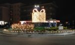 Cisano, la Santa Lucia porta in dono un pacco natalizio illuminato! FOTO