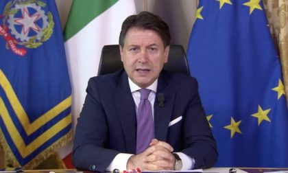 Spostamenti, festa di Natale, piste da sci, scuola: tutte le novità nel nuovo Dpcm. Conte: “Dobbiamo evitare la terza ondata”