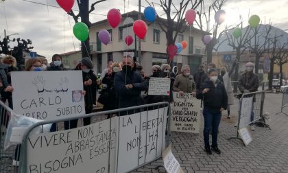 Carlo Gilardi: manifestazione davanti al tribunale di Lecco. Decisione sulla revoca dell'amministrazione di sostegno rinviata FOTO E  VIDEO