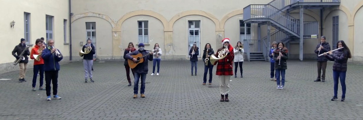 Gli auguri di Natale in musica della Banda di Merate VIDEO