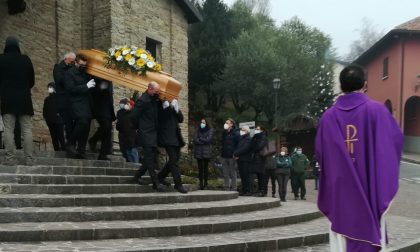 Grande commozione al funerale di Carlo Cavenaghi FOTO