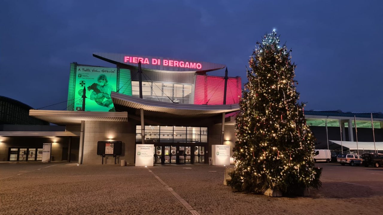Gli Alpini di Lecco in supporto all’ospedale da campo di Bergamo FOTO