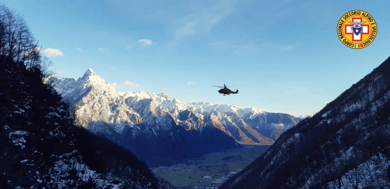 Tragedia in montagna, precipita per 300 metri in un canale: senza scampo 63enne