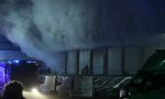 Brucia magazzino Amazon, dipendenti salvati da ambulanza di passaggio FOTO E VIDEO