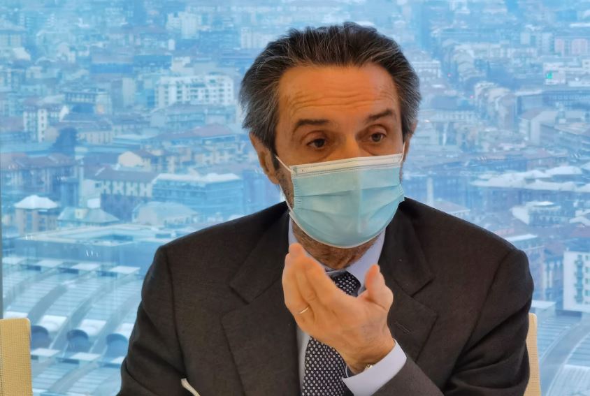 La Lombardia chiede di aprire i ristoranti fino alle 22