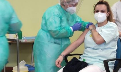 Vaccinazioni per gli over40, in Lombardia le prenotazioni partiranno dopo il 20 maggio