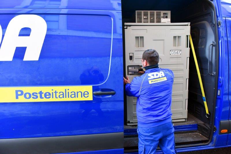 Poste Italiane consegna a Lecco i vaccini AstraZeneca