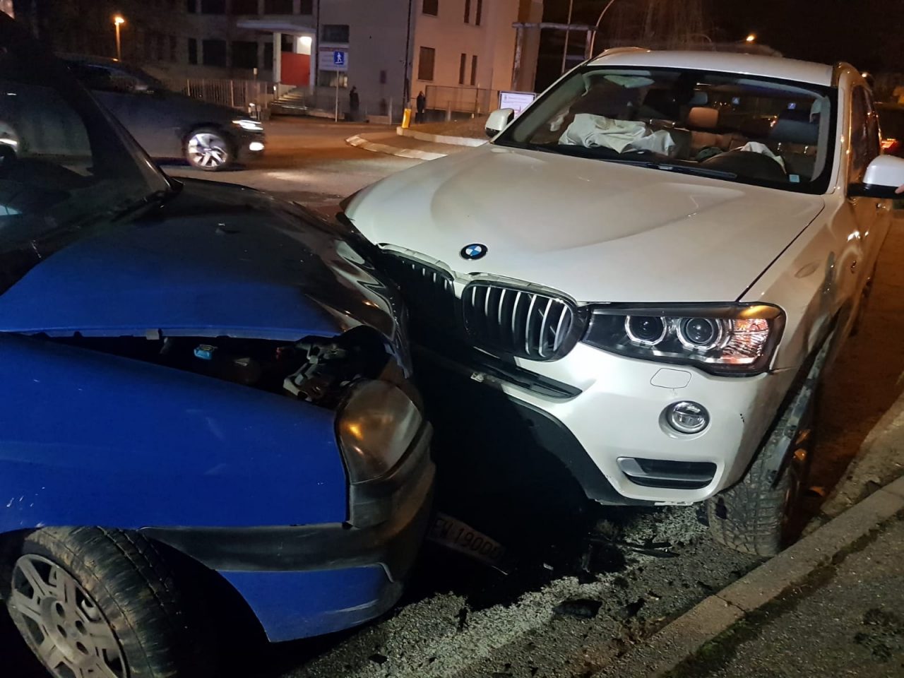 Carambola sulla Provinciale, coinvolte tre auto FOTO