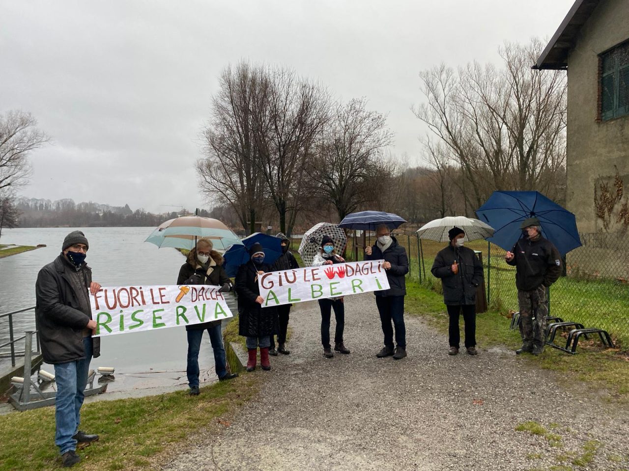 Sartirana: sit-in del Comitato Ambiente contro il taglio degli alberi