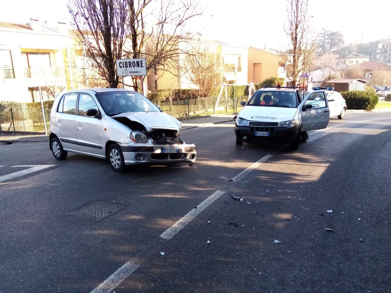 Incidente fuori dall’asilo, coinvolta una giovane mamma FOTO