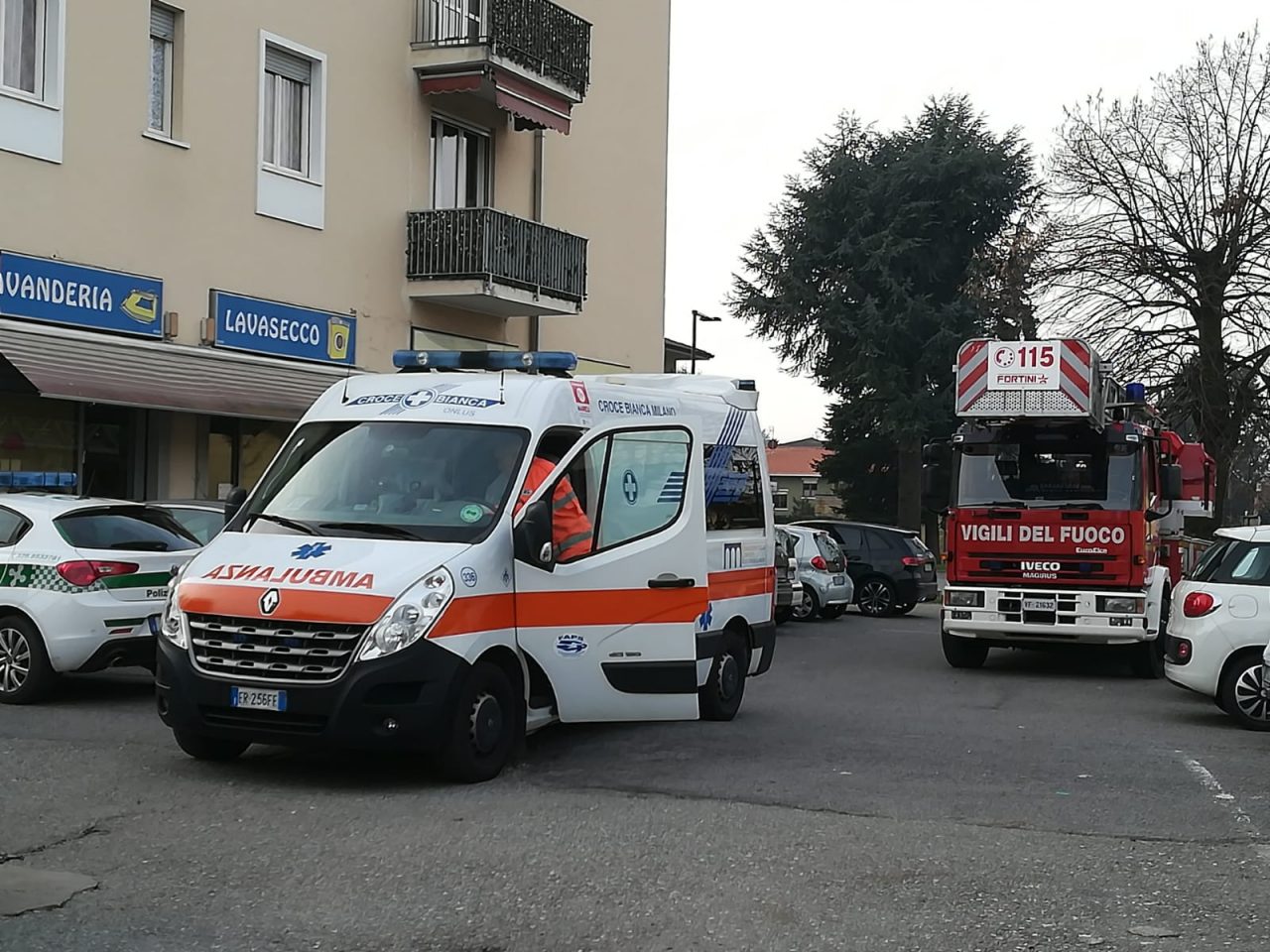 Non risponde da giorni, lo trovano morto in casa