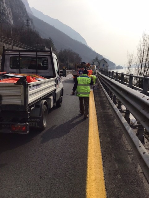 Statale 36 vietata ai ciclisti tra Lecco e Abbadia: Piazza e Micheli dicono no