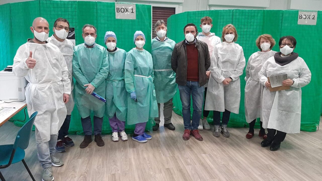 Chiude il centro vaccinale di Olgiate, bloccati (per ora) quelli di Merate e Casatenovo