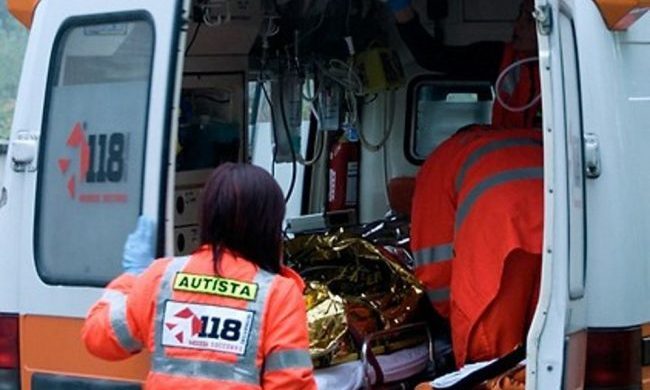 Grave malore in azienda, soccorso un uomo