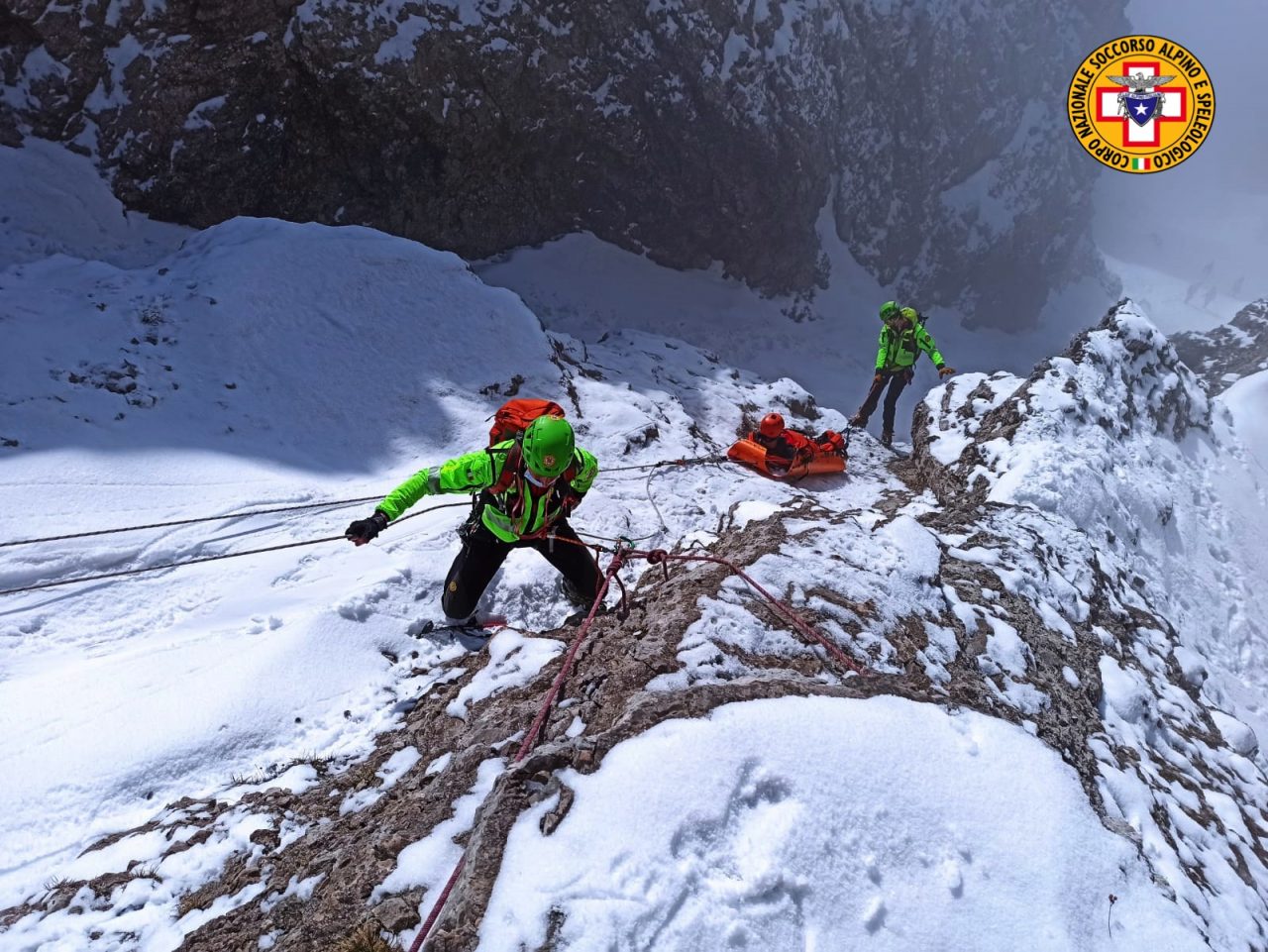 Le spettacolari immagini degli uomini del Soccorso Alpino in Grignetta