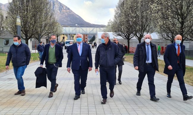 Moratti conferma la promessa fatta da Bertolaso a Lecco: “Subito dopo Pasqua finiremo le vaccinazioni agli over 80”