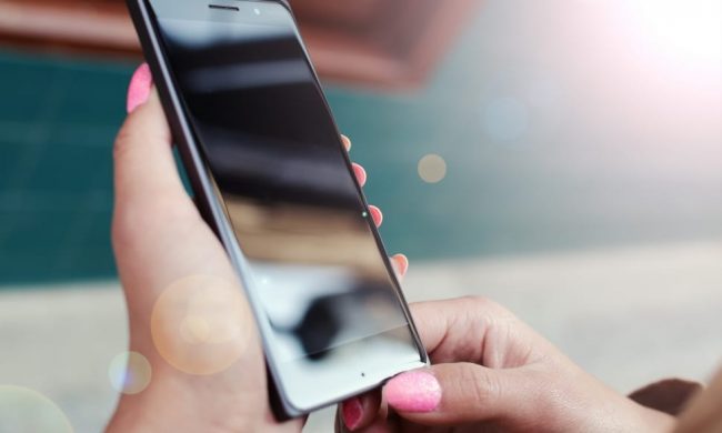 Vaccini, aspettando un sms che non arriva (ma la prenotazione c’è). Come fare?