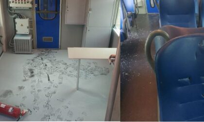 Ancora un assurdo atto vandalico: treno distrutto e danni per migliaia di euro