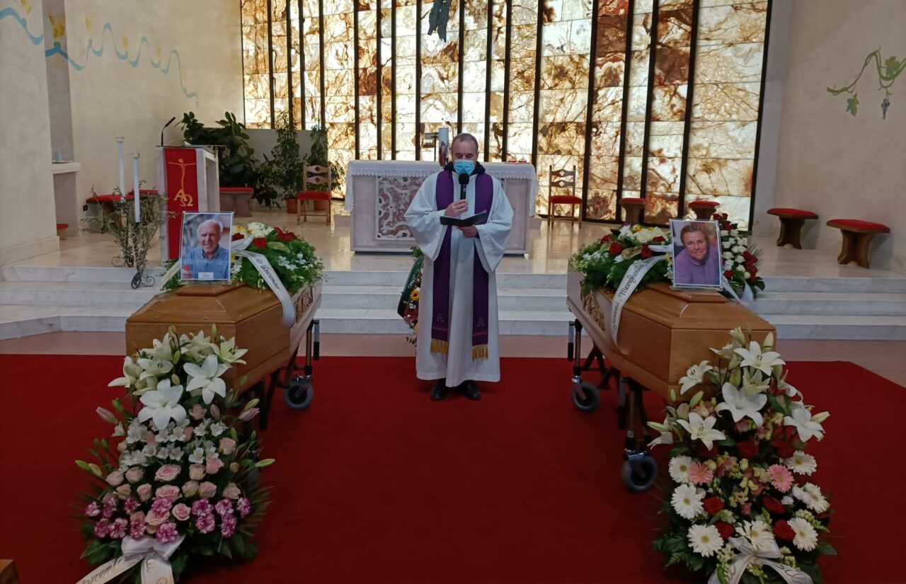 Contagiati dal virus: marito e moglie morti a distanza di dodici ore