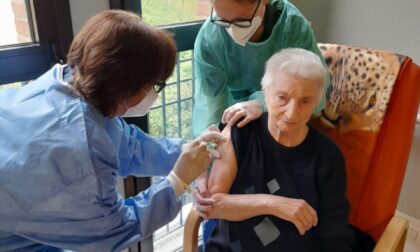 Corte Busca, conclusa la vaccinazione per 20 anziani FOTO