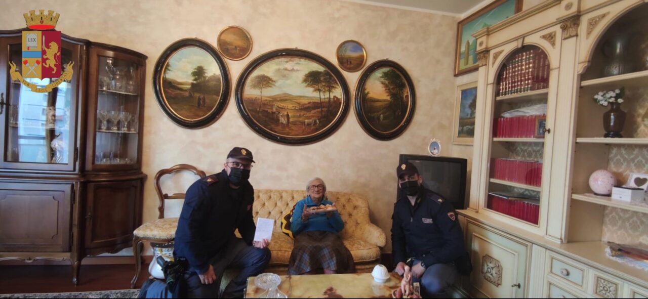 Il dramma della solitudine: 94enne finge di essere stata derubata e chiama la polizia pur di avere un po’  di compagnia