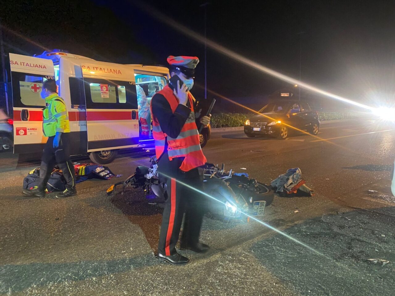 Incidente in moto, muore una giovane mamma: lascia due bambini