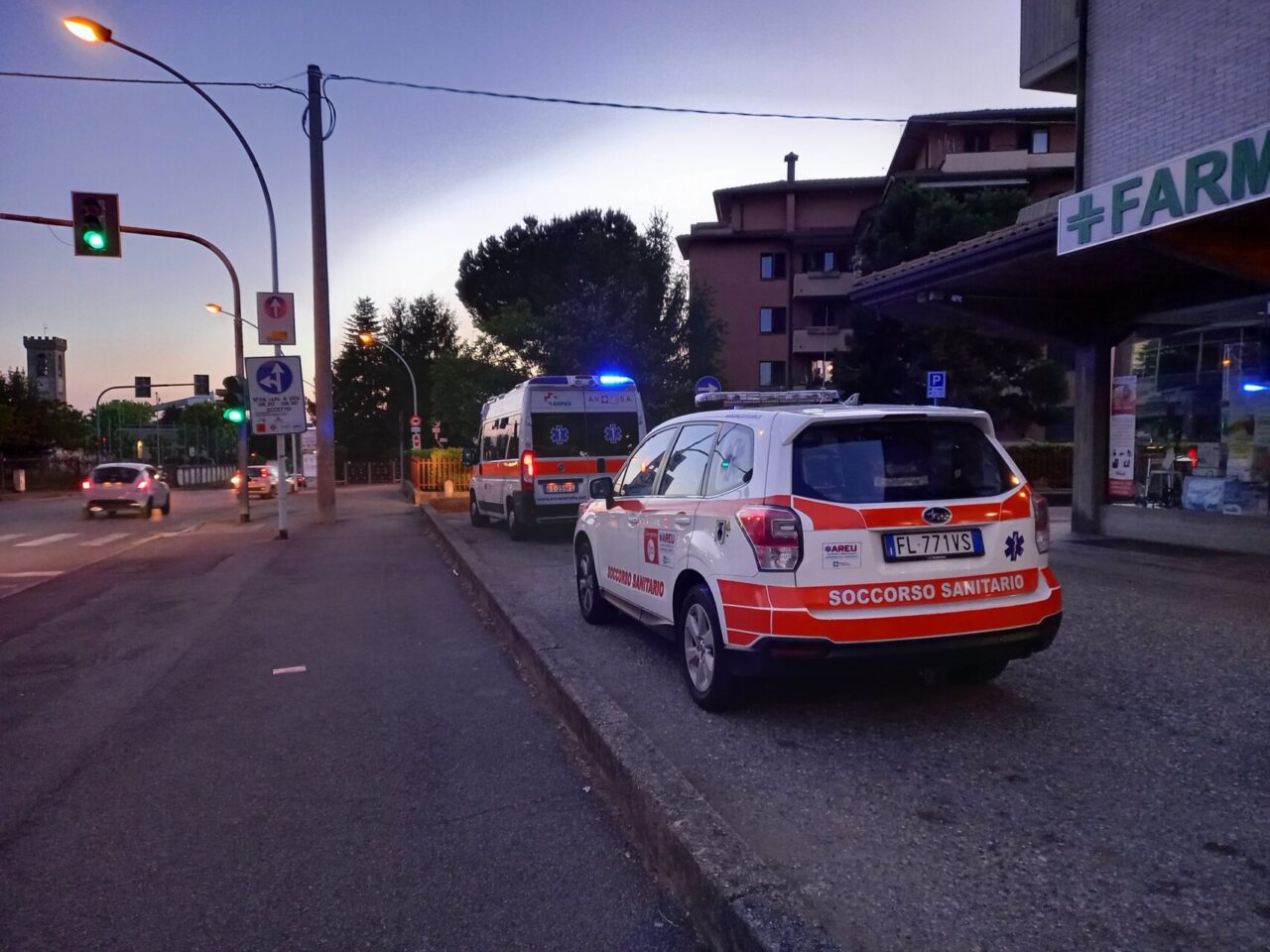 Uomo si accascia al suolo: necessario l’intervento dei soccorsi FOTO
