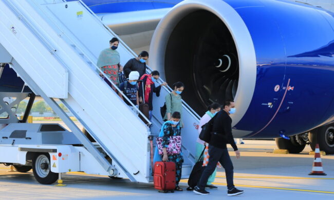 Volo dall’India atterrato a Orio: rilevati cinque casi di variante indiana e uno di inglese