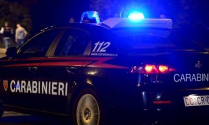 Aggredisce i Carabinieri fuori dalla discoteca: arrestato