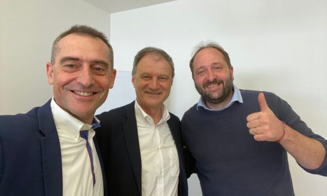 Per ogni libro letto 100 euro in busta paga: una petizione per la benemerenza agli imprenditori “illuminati”