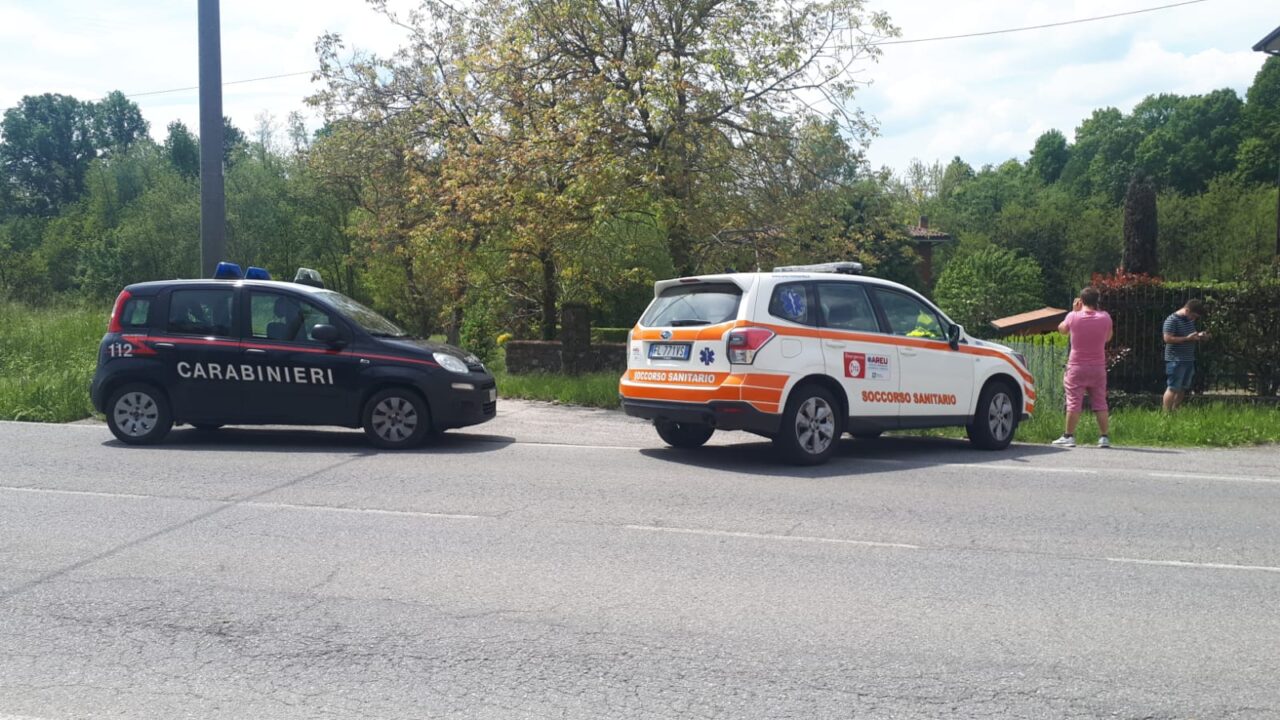 Incidente stradale, feriti due giovani