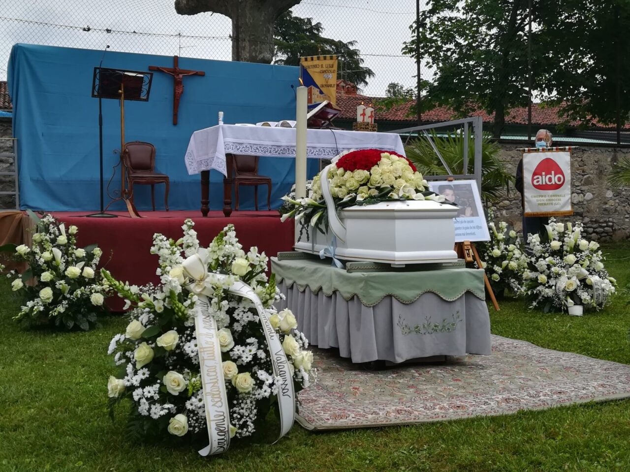 L’ultimo saluto al piccolo Gioele Petza: “Adesso suoni e canti con il Signore”