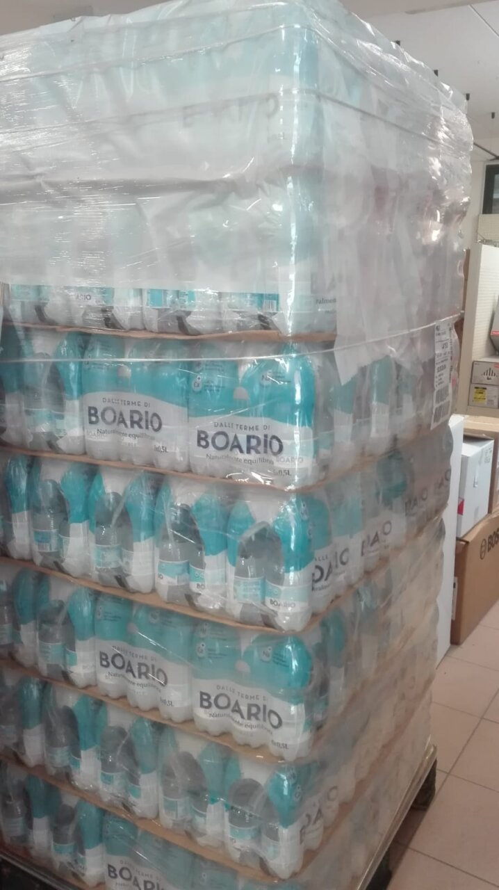 Villa D’Adda: donato un bancale di acqua naturale ai bisognosi