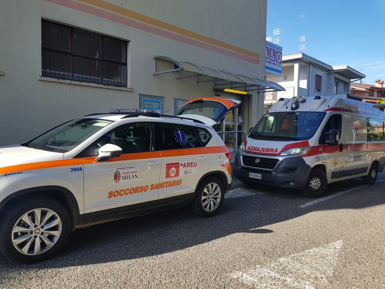 Colta da malore fuori dal supermercato: è gravissima