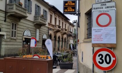 Via Manzoni chiusa alle auto: primo weekend di sperimentazione