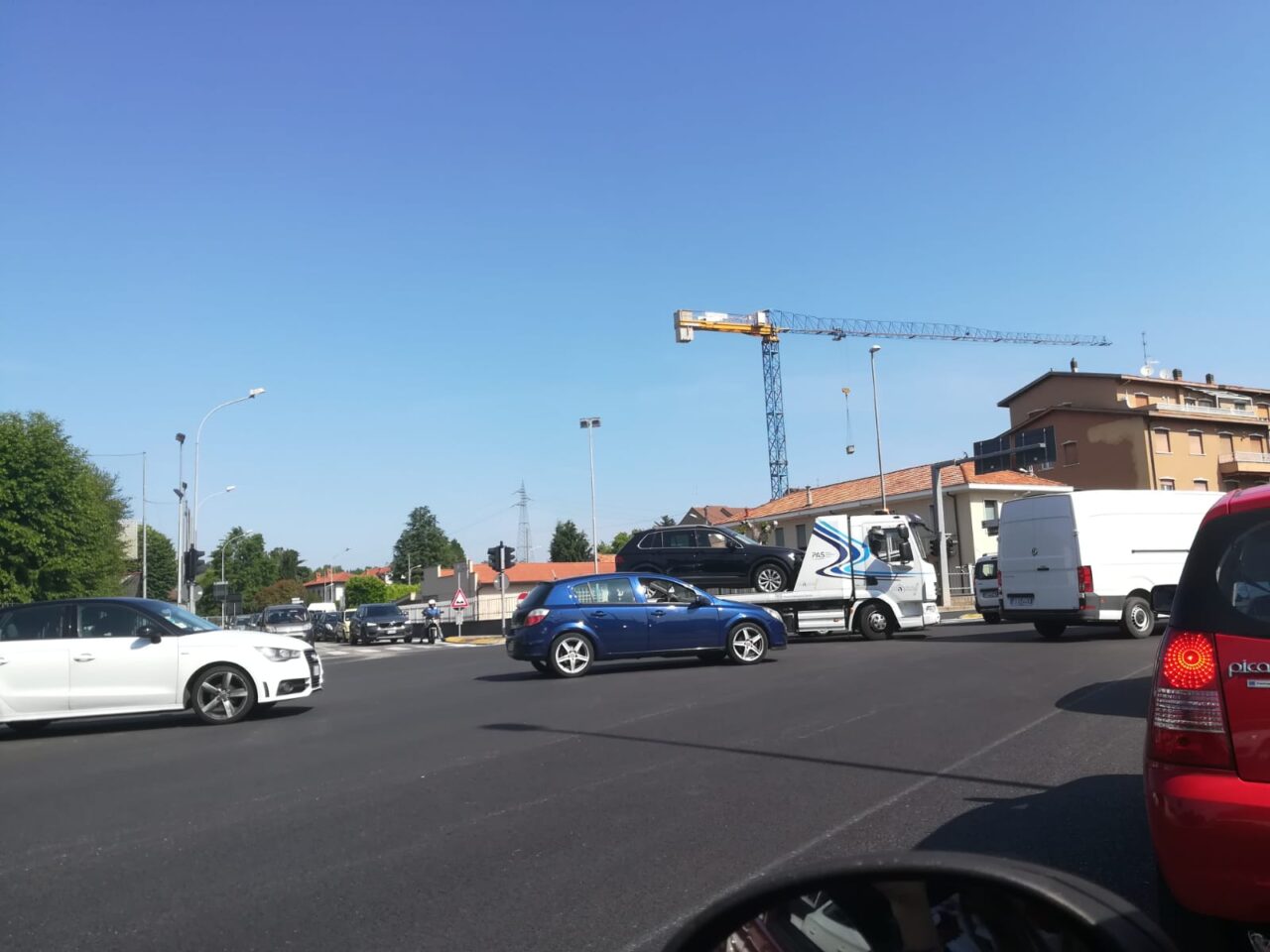 Lavori al semaforo, traffico completamente in titl