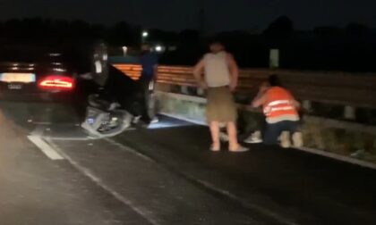Auto ribaltata in Superstrada, due feriti