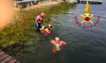 Si tuffa da un pontile e non riemerge: turista annega nel Lario