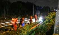 Cammina sui binari verso Lecco in piena notte, travolto e ucciso dal treno