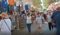 "Assembramento" per lo shopping al mercato, sì ma con la mascherina!