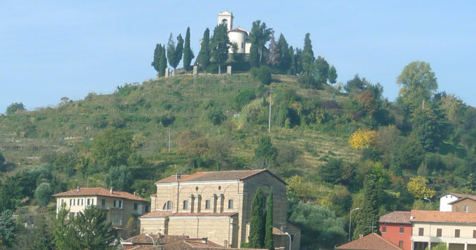 Belvedere e Alta Collina invivibili di sera tra schiamazzi e gare di moto